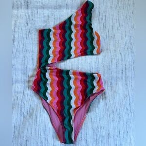 Purchased and got pregnant soon after. I wore maybe three times.